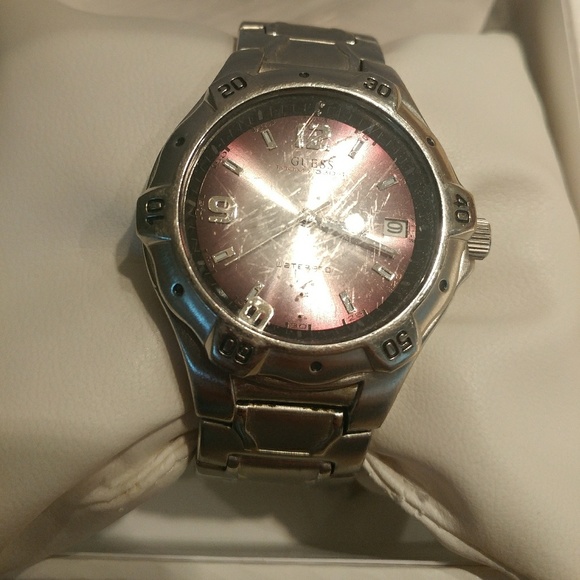 Silver Guess watch - Picture 4 of 5
